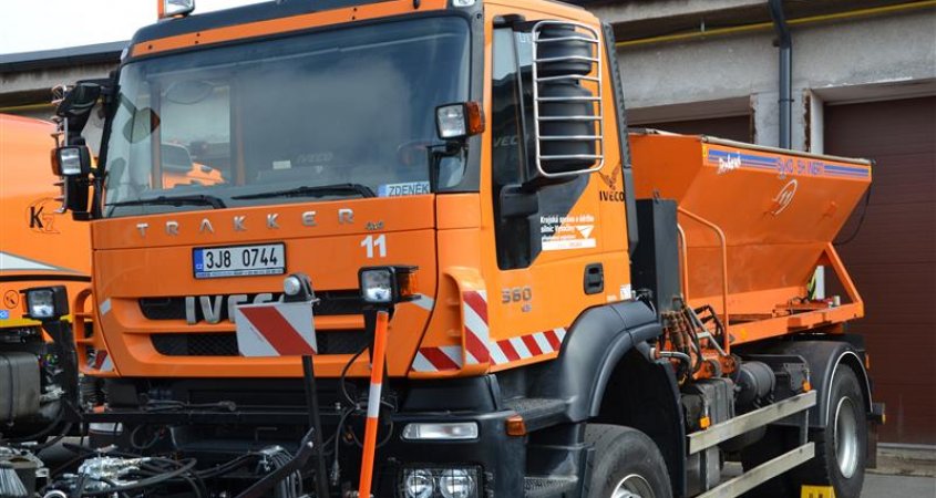 Proměnlivá zima zatížila silnice na Vysočině. Náklady silničářů mohou dosáhnout 300 milionů korun