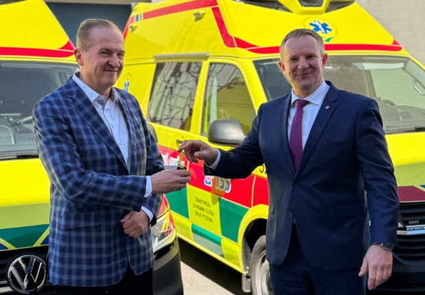 Flotila záchranářů na Vysočině se rozrostla o osm nových sanitek. Jde o poslední vozy svého druhu