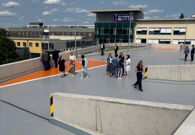 Nový parkovací dům pro nemocnici v Třebíči