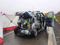 nehoda d1_vw_versus_policejni_auto3